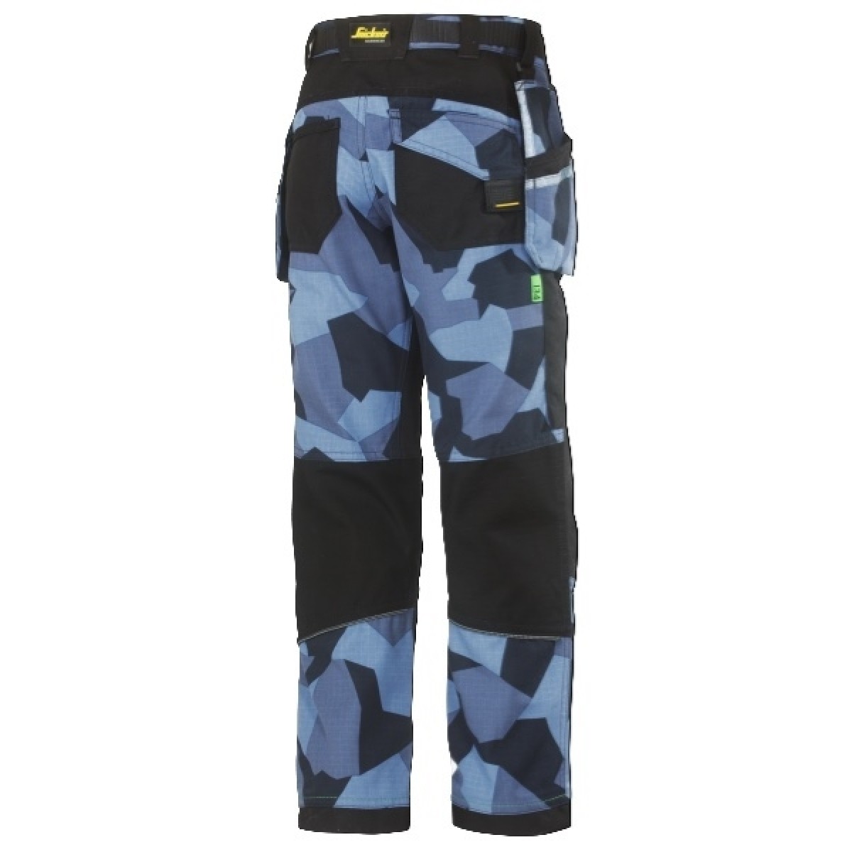 Snickers camo shorts top
